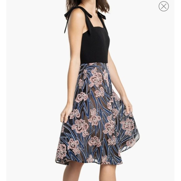 Dress The Population Saige Tie Shoulder Floral Embroidered Lace Strappy Dress - Picture 2 of 12